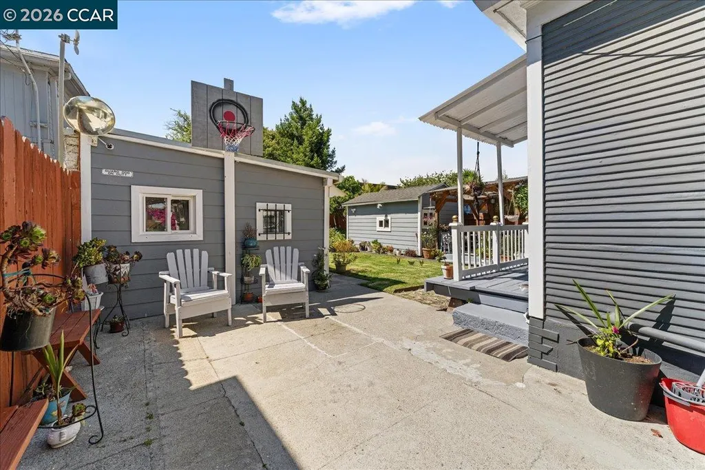 1538 Russell Street Berkeley CA 94703