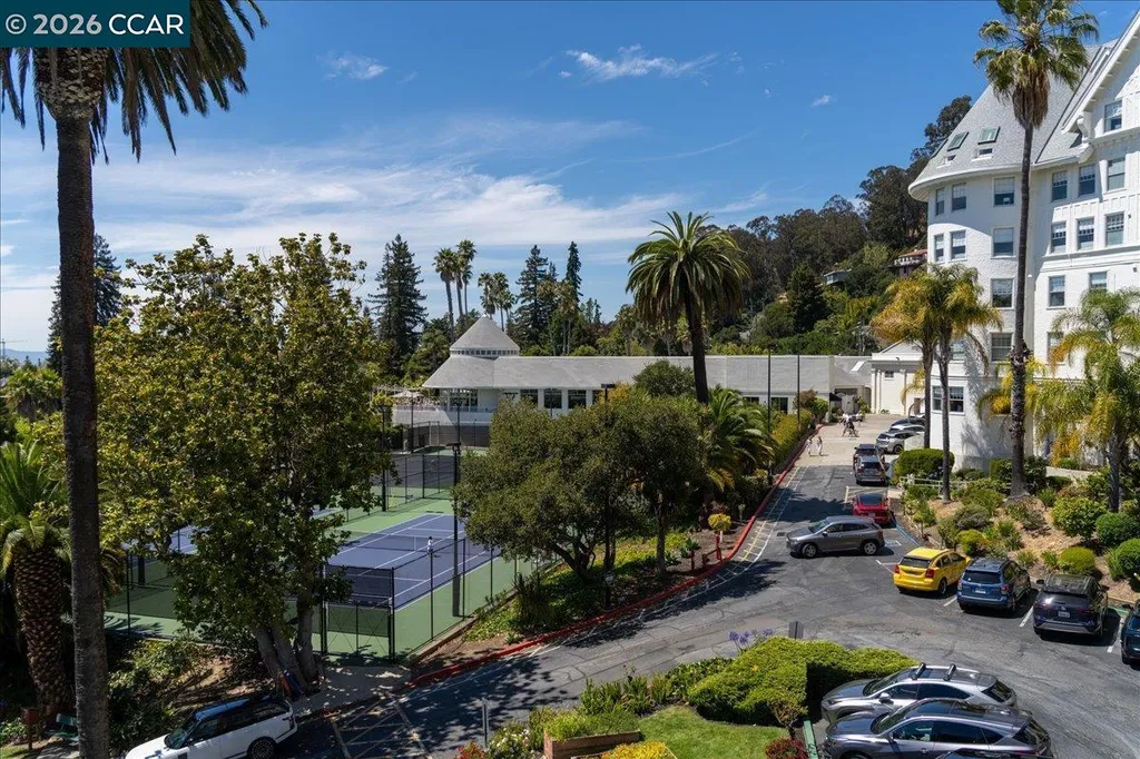 1538 Russell Street Berkeley CA 94703