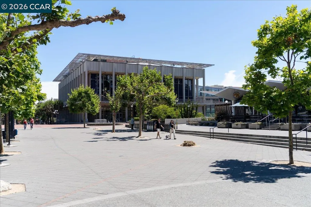 1538 Russell Street Berkeley CA 94703