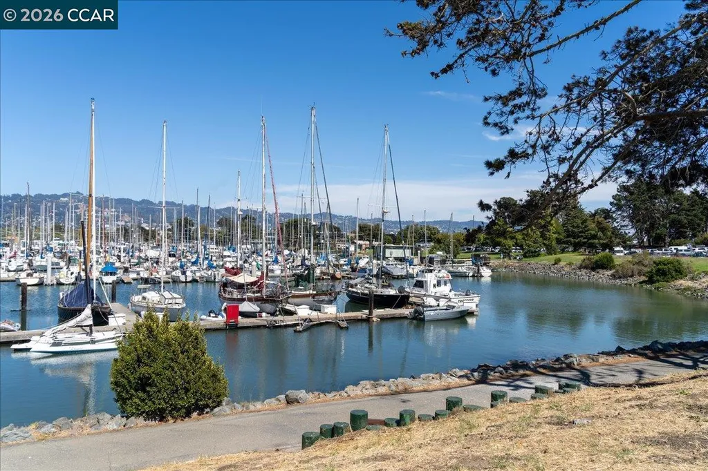 1538 Russell Street Berkeley CA 94703