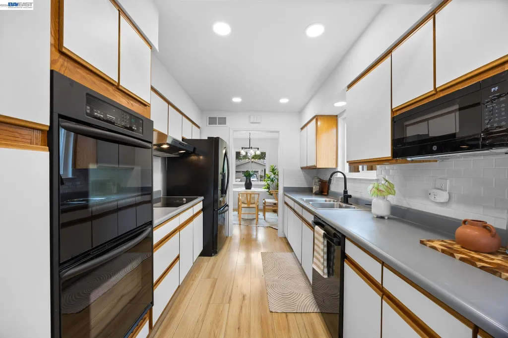 39525 Eric Street Fremont CA 94538