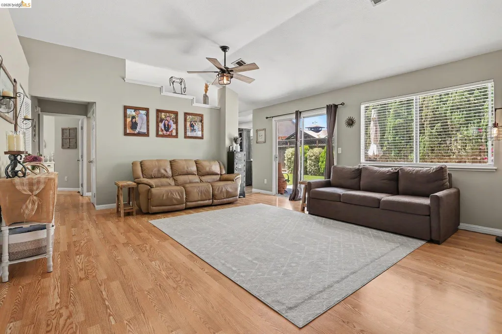 1749 Domaine Way Oakley CA 94561