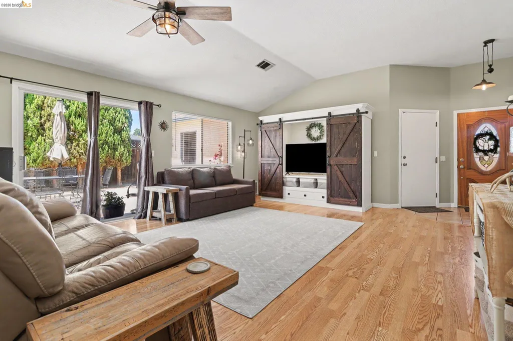 1749 Domaine Way Oakley CA 94561