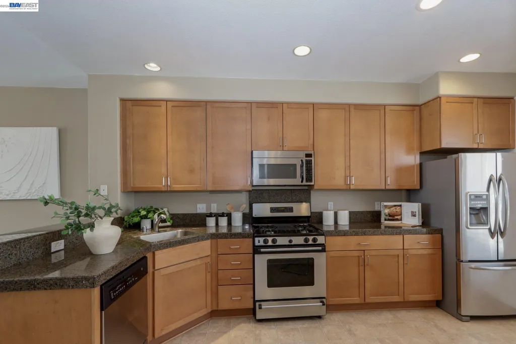 668 Grand Terrace Hayward CA 94541
