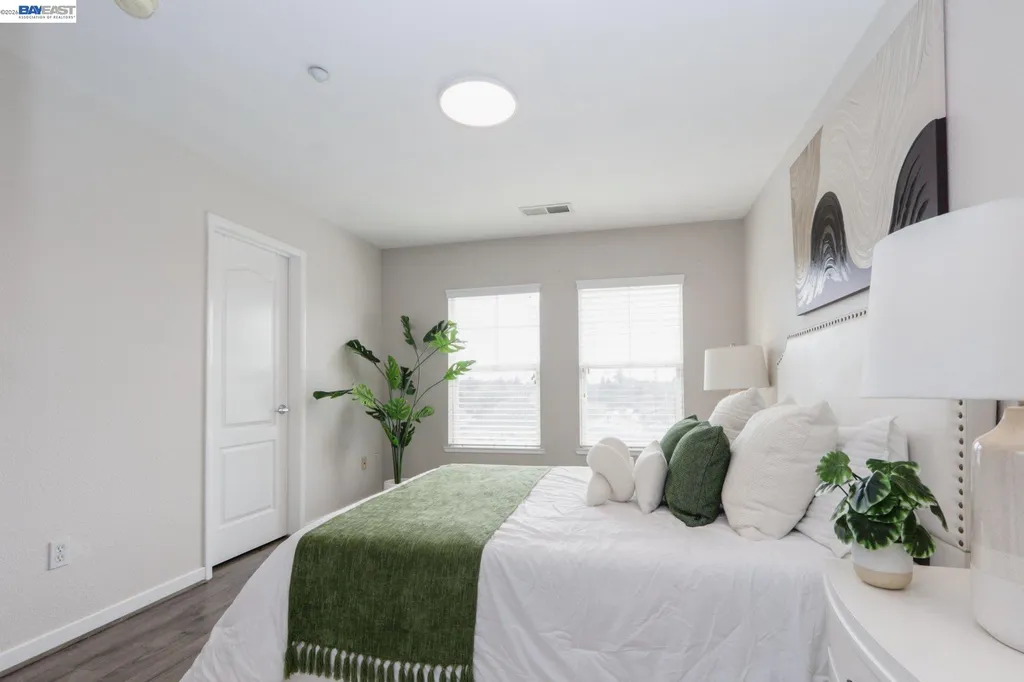 668 Grand Terrace Hayward CA 94541