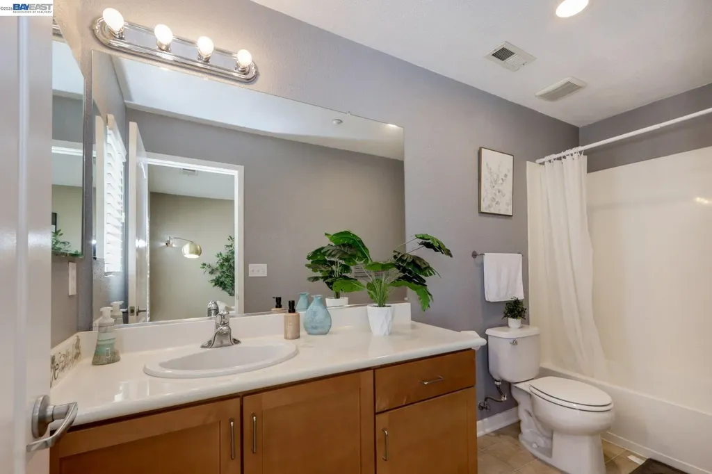 668 Grand Terrace Hayward CA 94541