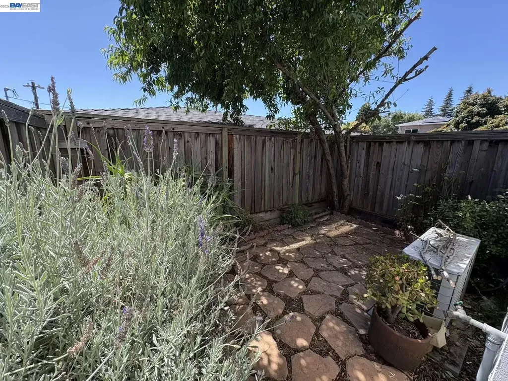 668 Grand Terrace Hayward CA 94541