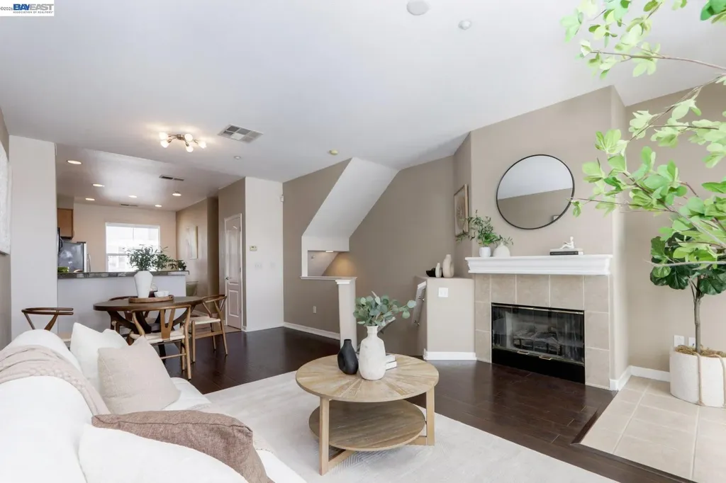 668 Grand Terrace Hayward CA 94541