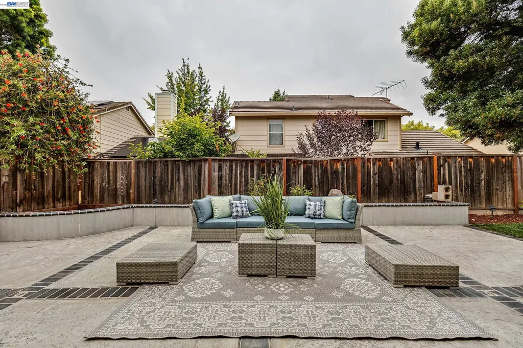 323 Sandstone Drive Fremont CA 94536