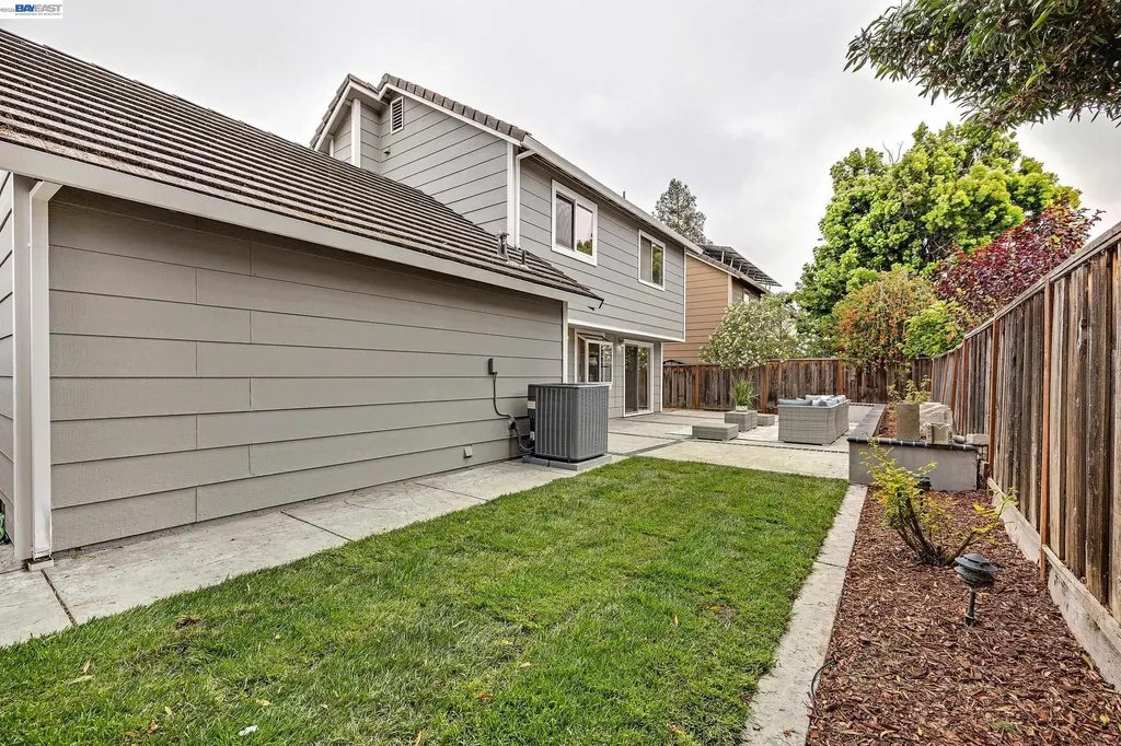 323 Sandstone Drive Fremont CA 94536