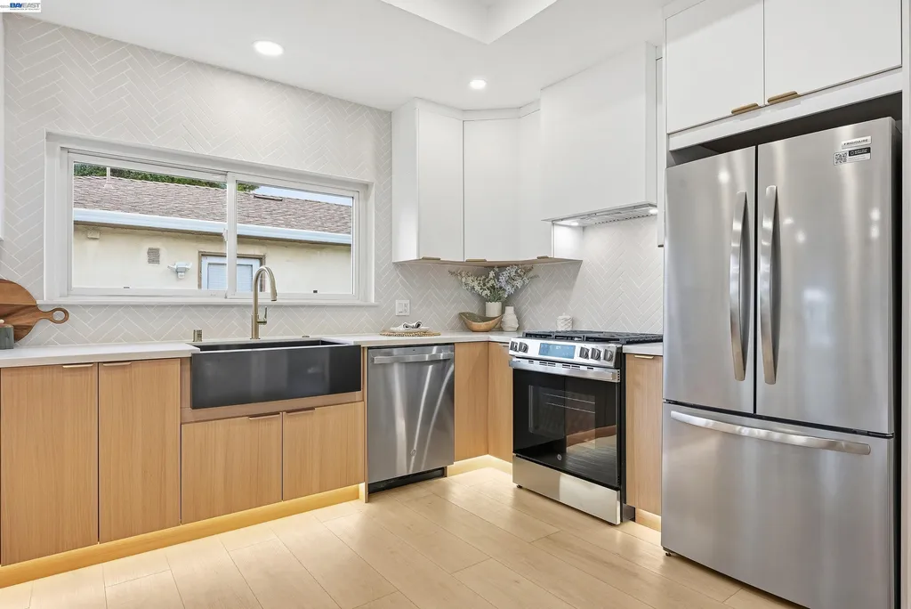 22 Garden Road Alameda CA 94502