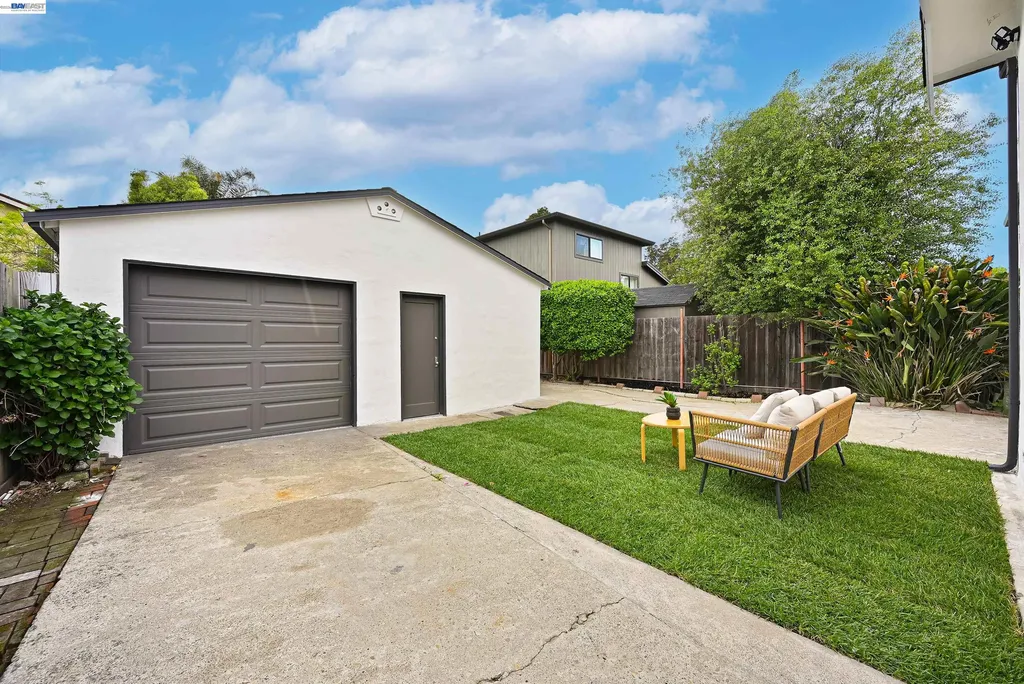 22 Garden Road Alameda CA 94502