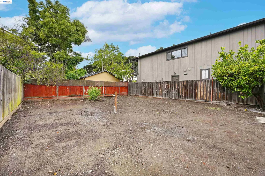 22 Garden Road Alameda CA 94502