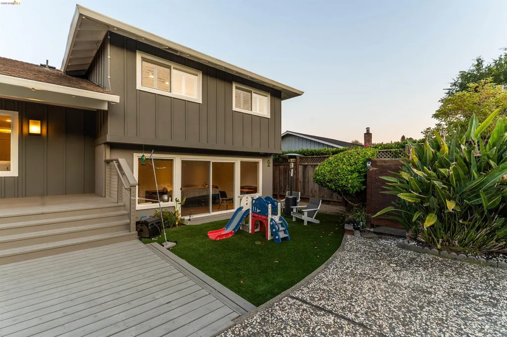 127 Peacock Drive San Rafael CA 94901