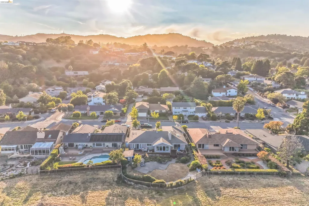 127 Peacock Drive San Rafael CA 94901