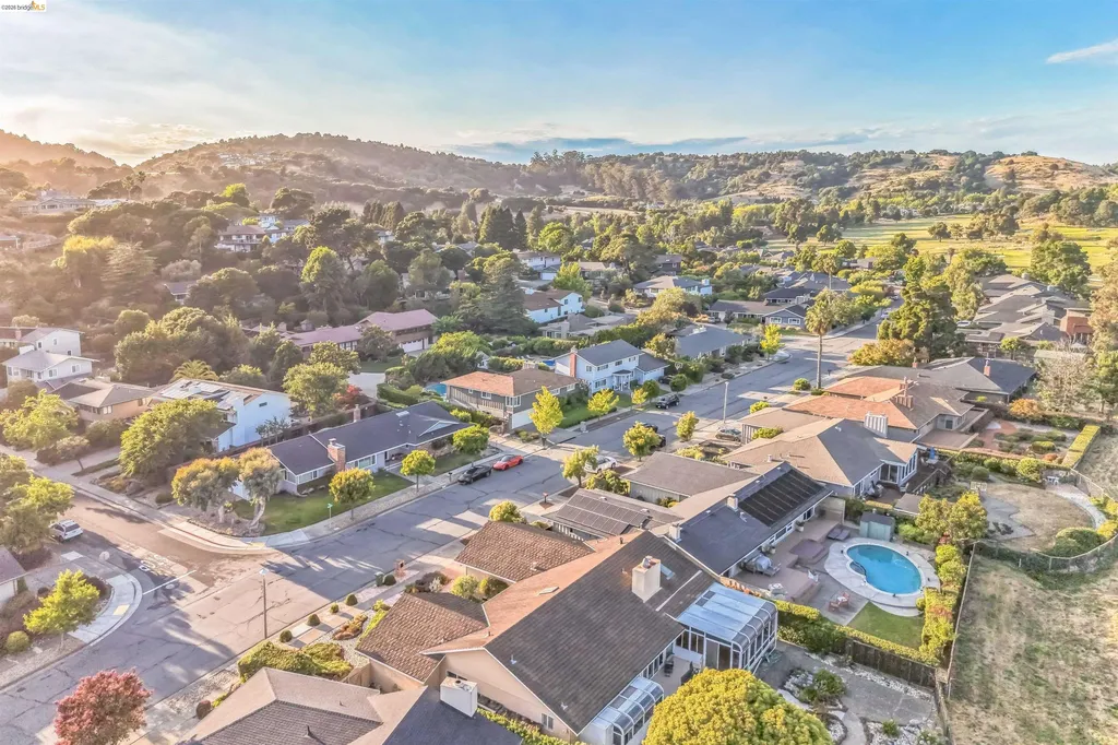 127 Peacock Drive San Rafael CA 94901
