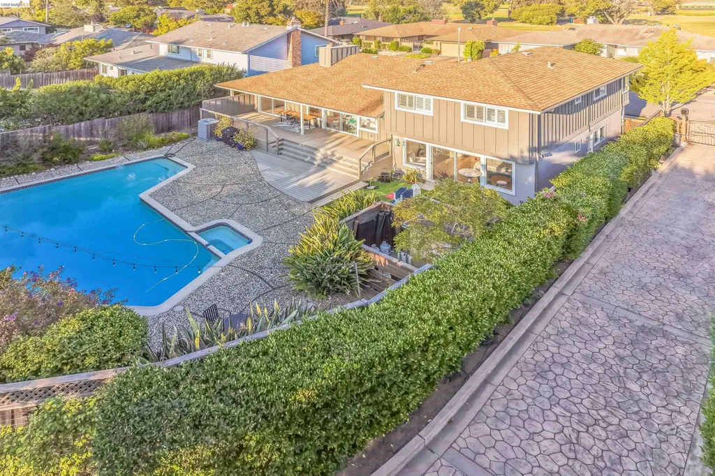 127 Peacock Drive San Rafael CA 94901