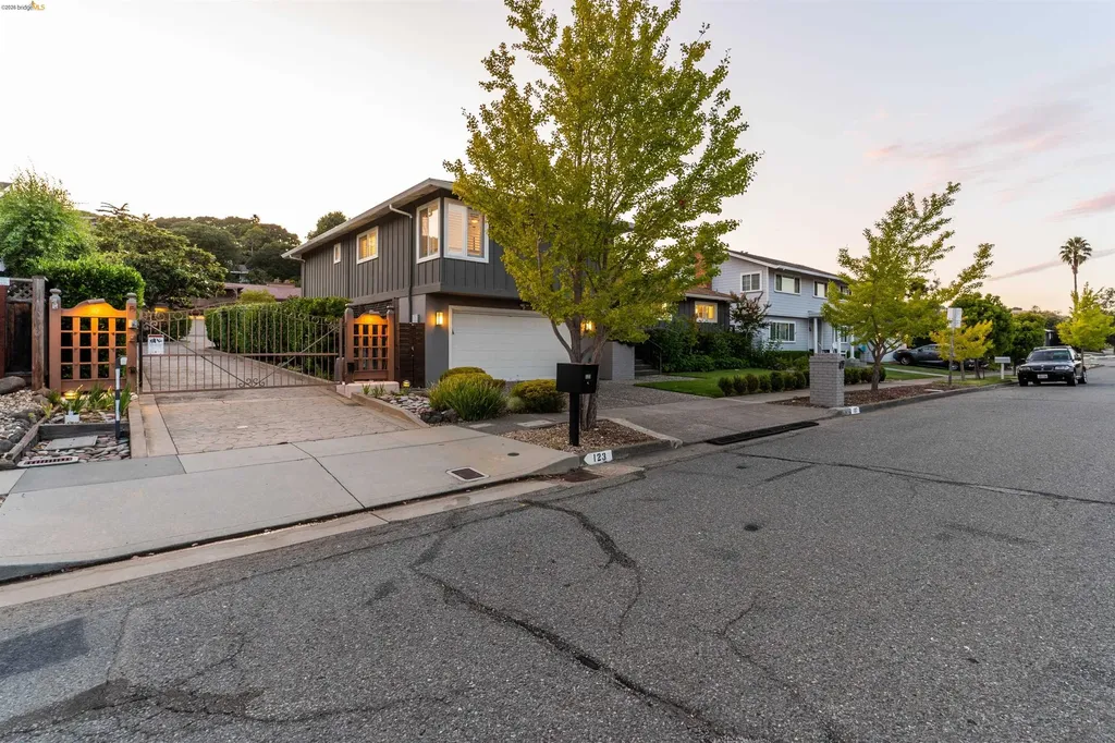 127 Peacock Drive San Rafael CA 94901