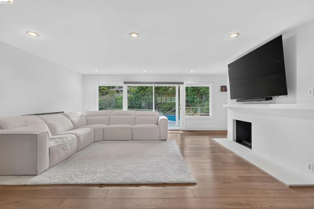 127 Peacock Drive San Rafael CA 94901