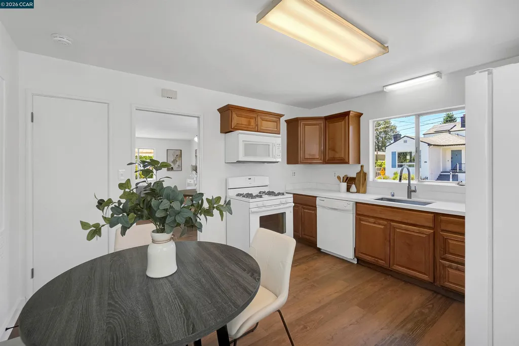 2880 Morgan Avenue Oakland CA 94602