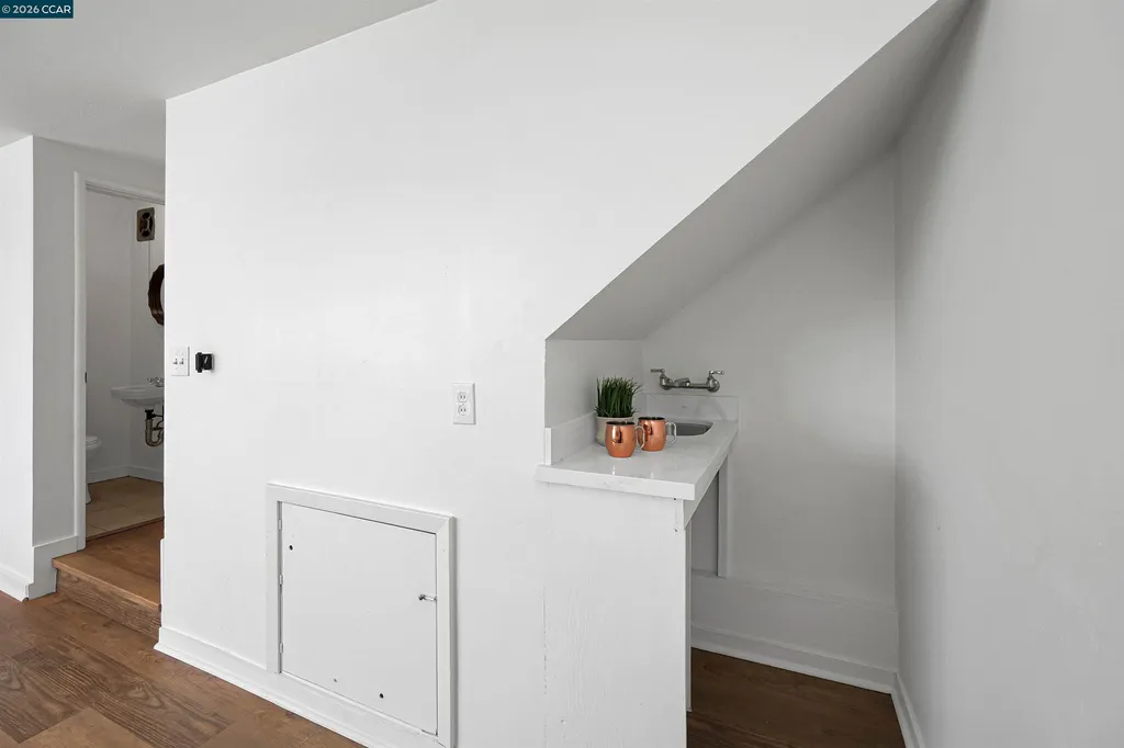 2880 Morgan Avenue Oakland CA 94602