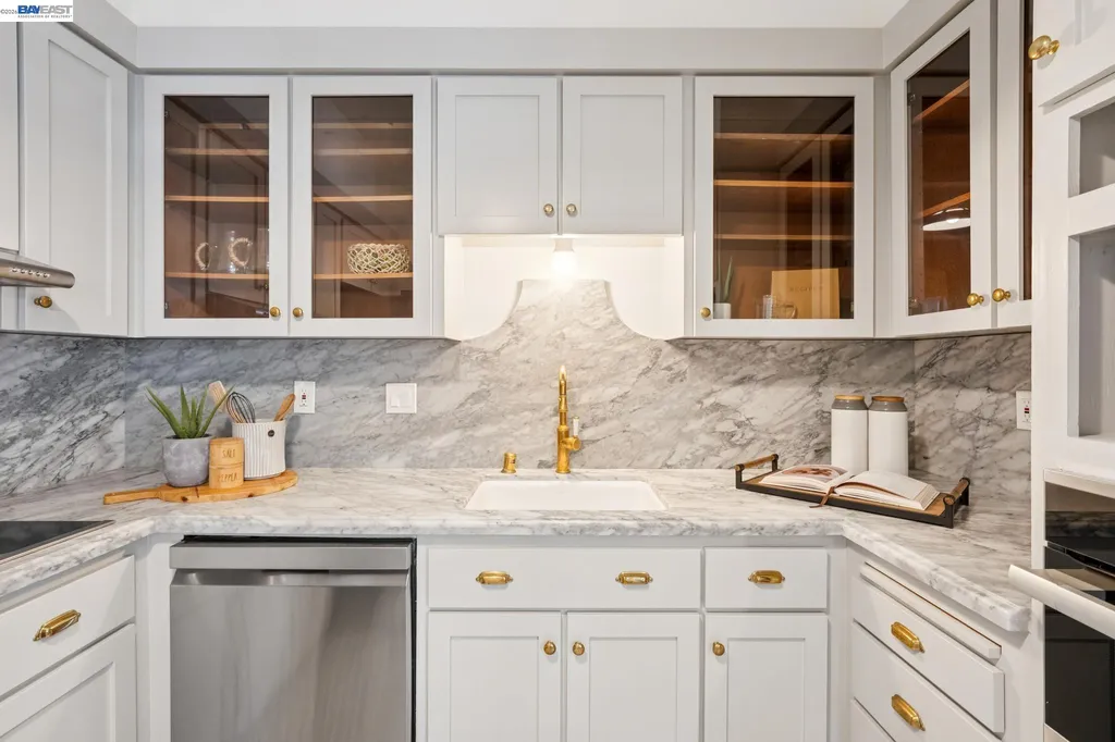 200 Lakeside Oakland CA 94612