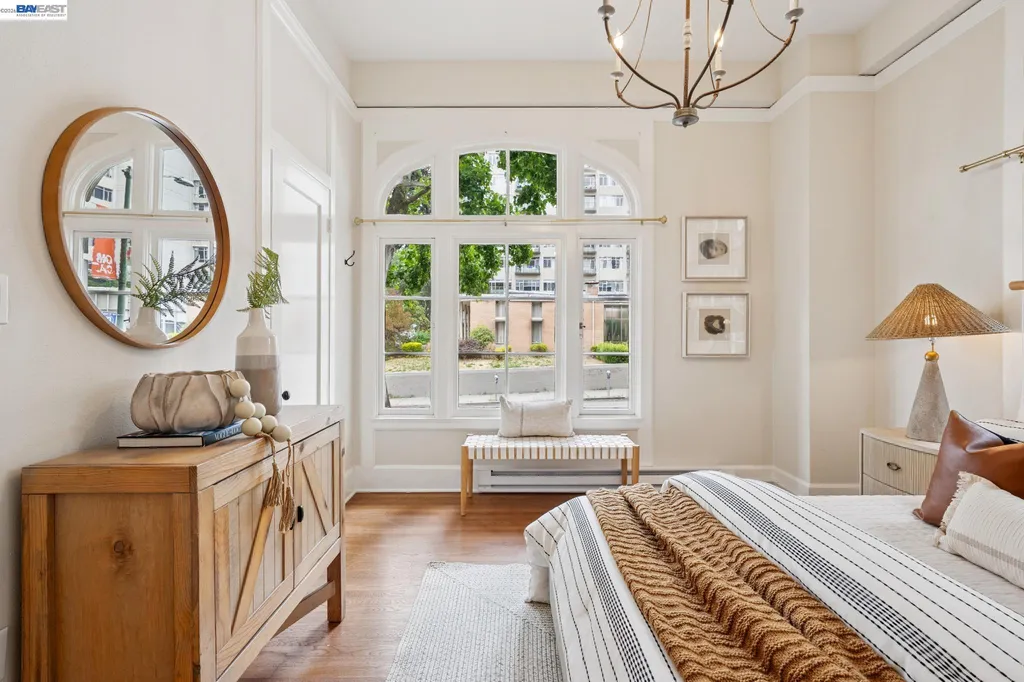 200 Lakeside Oakland CA 94612