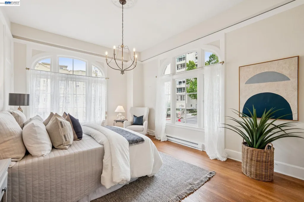 200 Lakeside Oakland CA 94612
