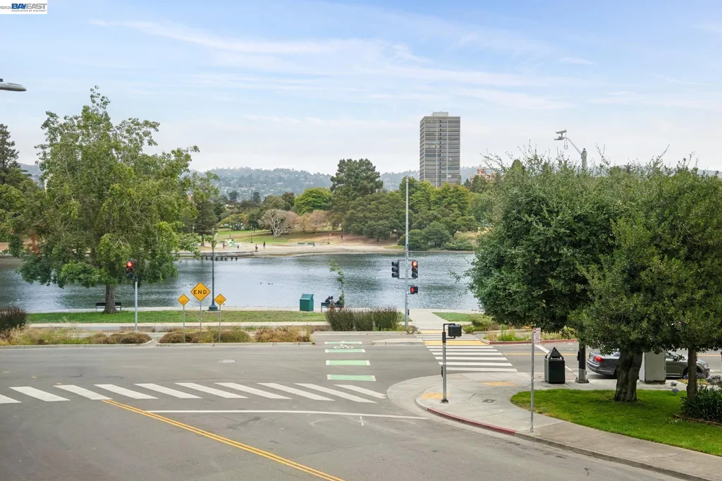 200 Lakeside Oakland CA 94612