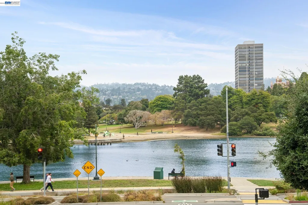 200 Lakeside Oakland CA 94612