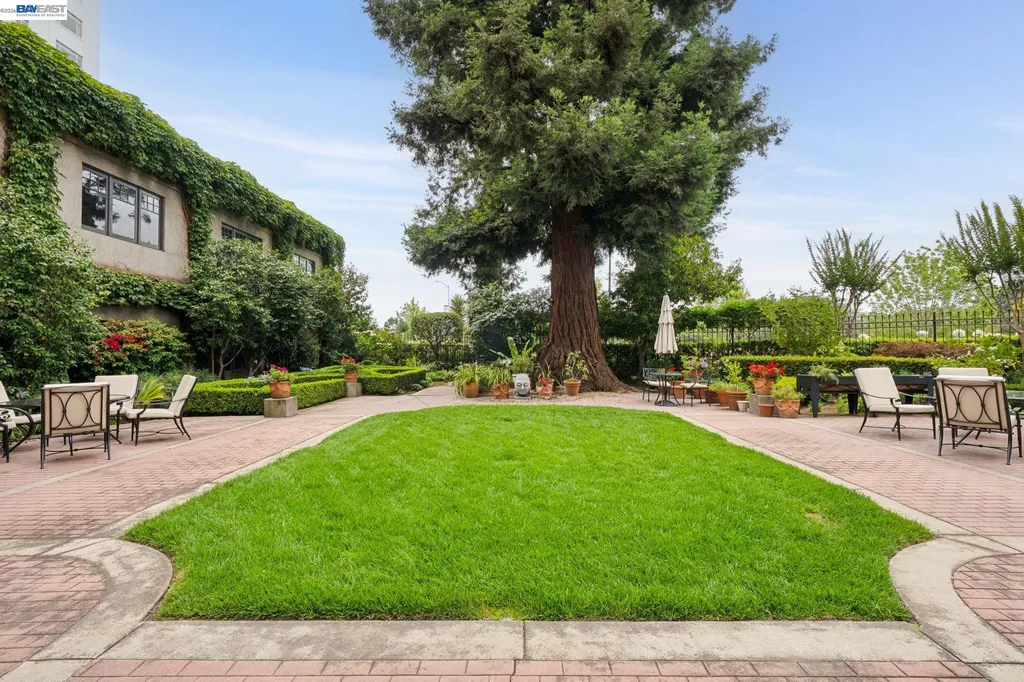 200 Lakeside Oakland CA 94612