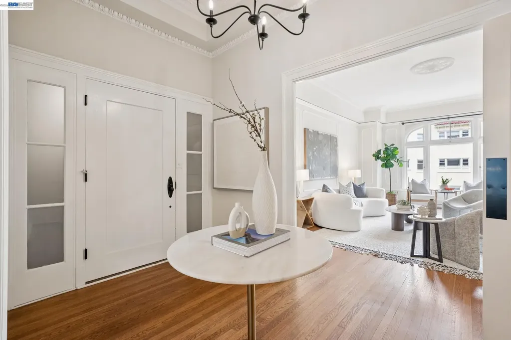 200 Lakeside Oakland CA 94612