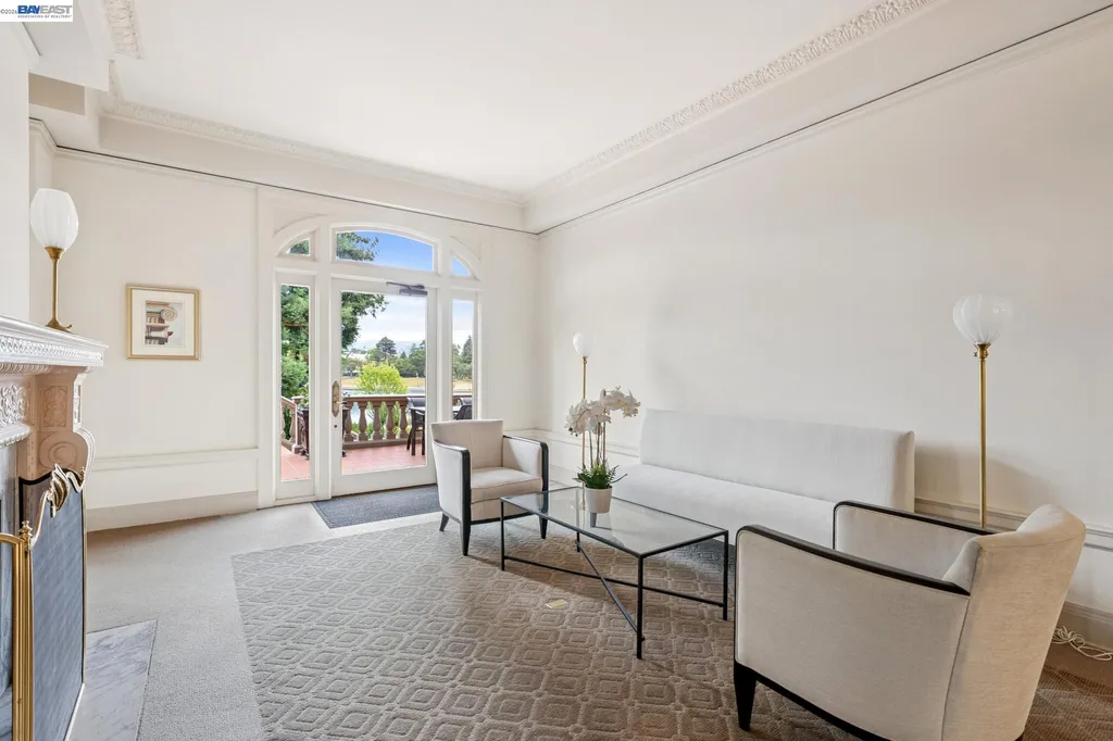 200 Lakeside Oakland CA 94612