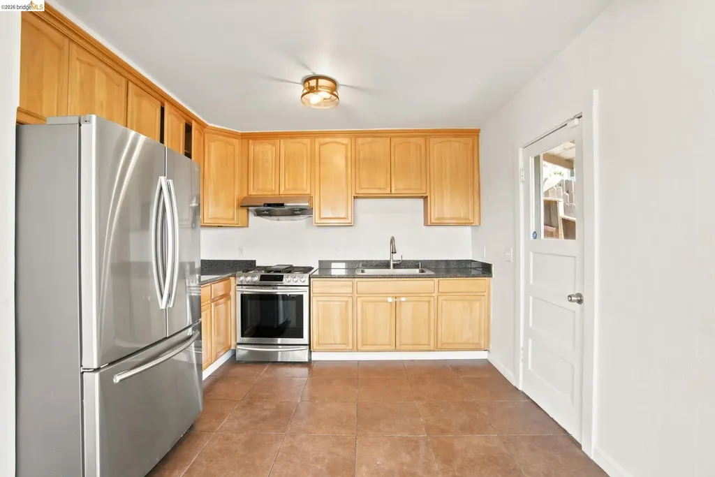 6616 Outlook Avenue Oakland CA 94605