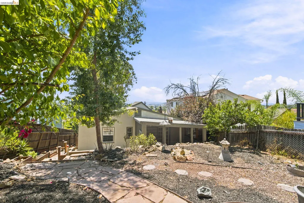 6616 Outlook Avenue Oakland CA 94605