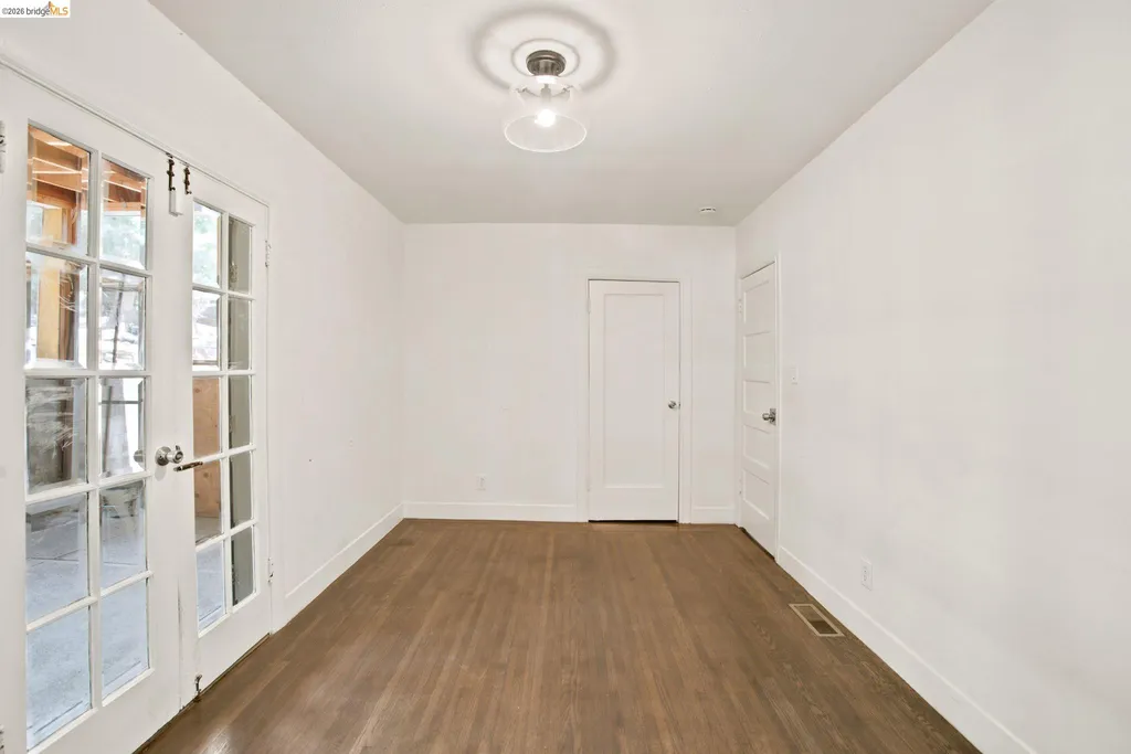 6616 Outlook Avenue Oakland CA 94605