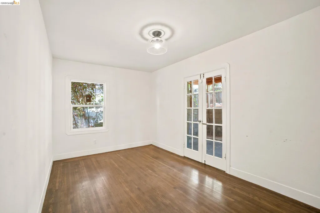 6616 Outlook Avenue Oakland CA 94605