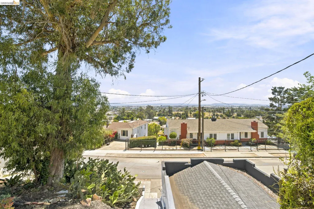 6616 Outlook Avenue Oakland CA 94605