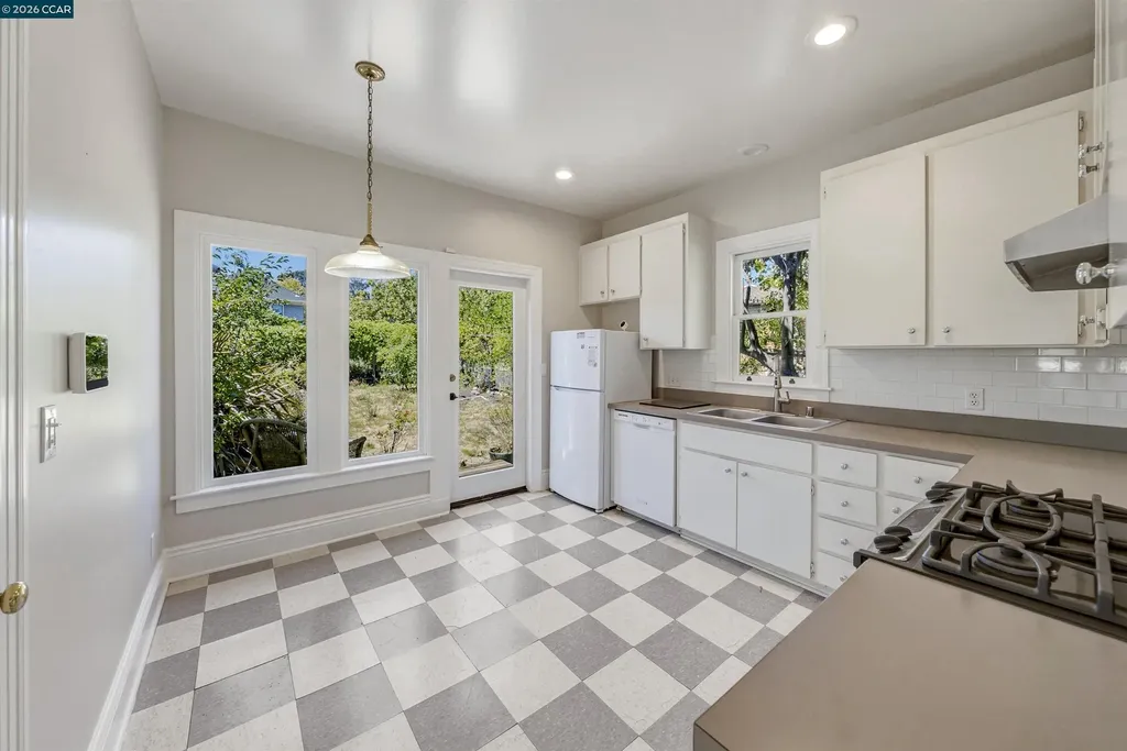 133 Pinole Street Hercules CA 94547