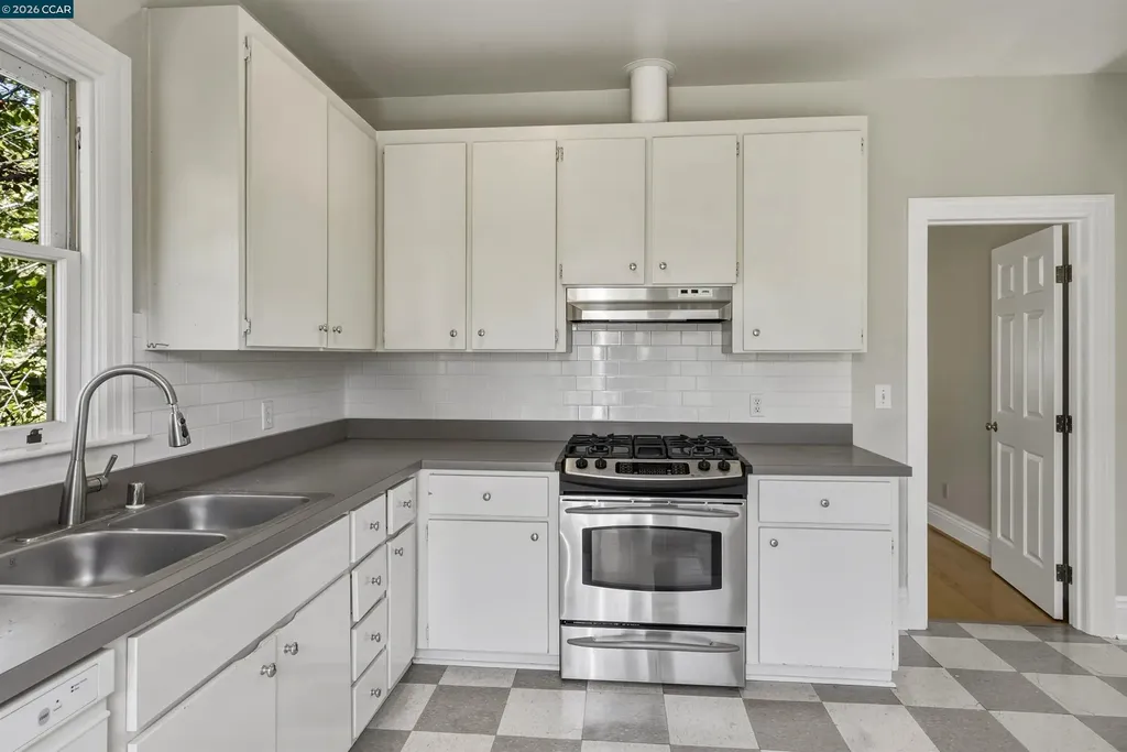 133 Pinole Street Hercules CA 94547