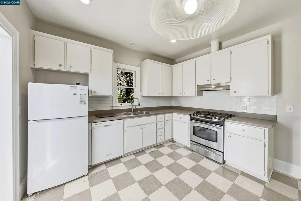 133 Pinole Street Hercules CA 94547