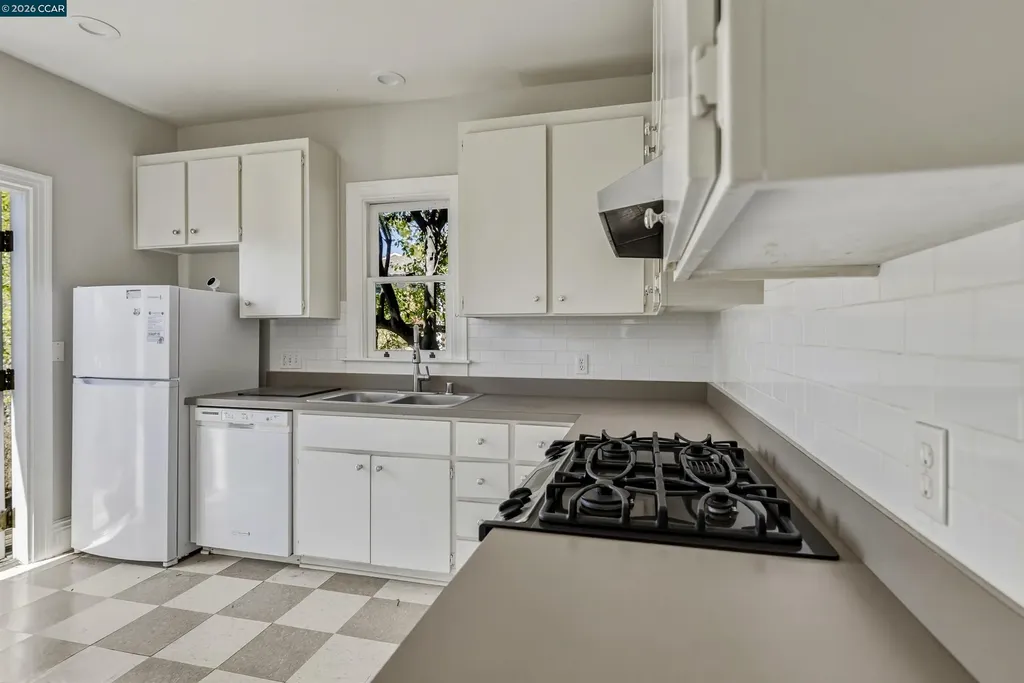 133 Pinole Street Hercules CA 94547