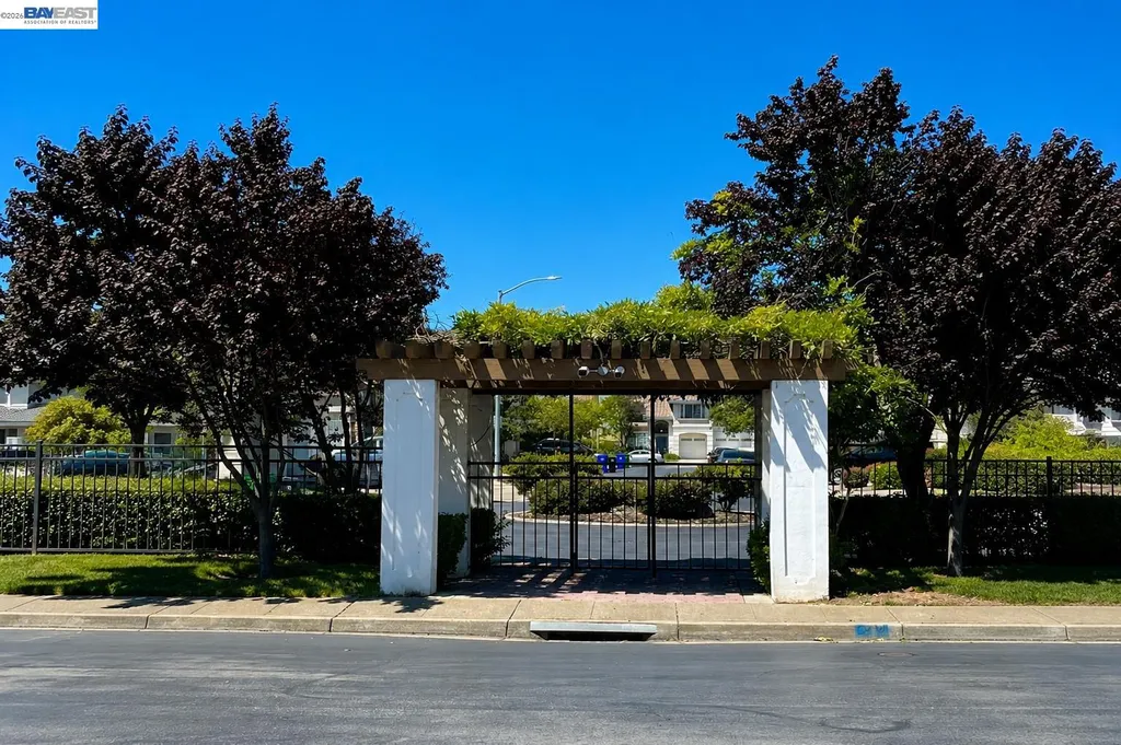 15100 Shining Star Lane San Leandro CA 94579