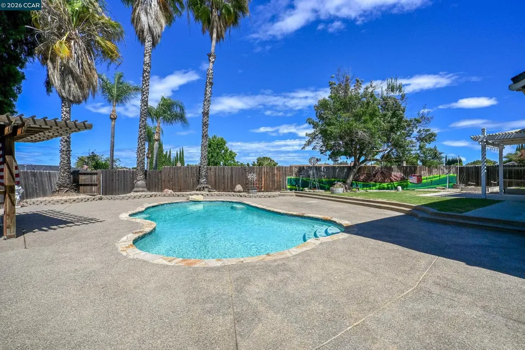 454 Bristol Court Oakley CA 94561