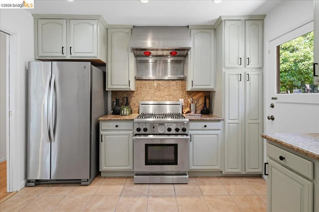 132 Rishell Drive Oakland CA 94619