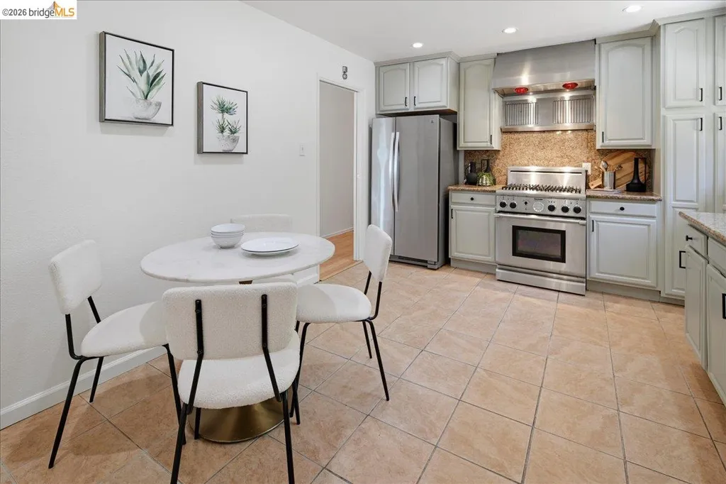 132 Rishell Drive Oakland CA 94619