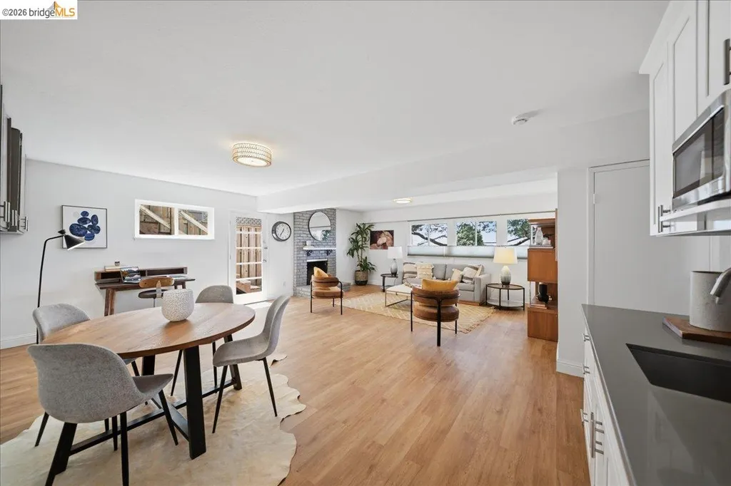 132 Rishell Drive Oakland CA 94619