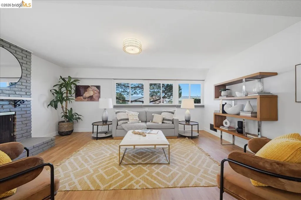 132 Rishell Drive Oakland CA 94619