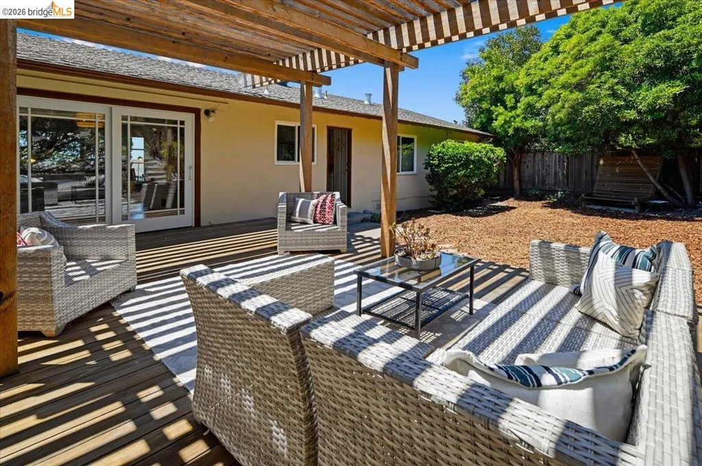 132 Rishell Drive Oakland CA 94619