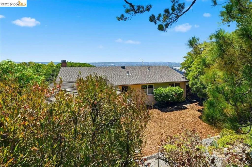 132 Rishell Drive Oakland CA 94619